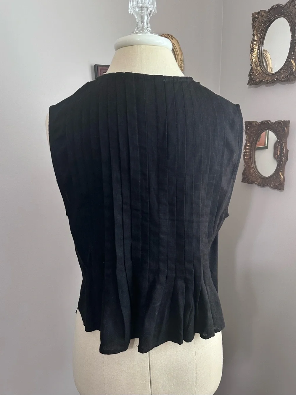 Altar'd State Black Sleeveless Pleated Tie-Front Blouse